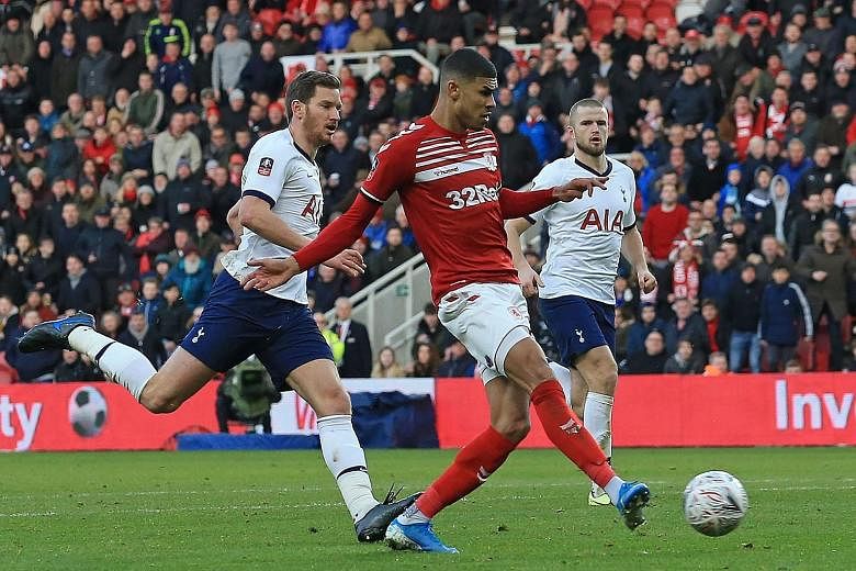 Ashley Fletcher timing his run to perfection as he stayed onside and got behind the Tottenham defence before coolly finishing past goalkeeper Paulo Gazzaniga. His goal in the 50th minute gave Boro the lead but it only lasted 11 minutes. Lucas Moura e