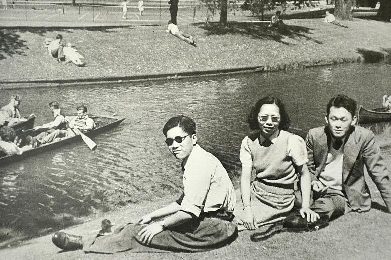 Mr Yong Pung How (left) with Mr Lee Kuan Yew and Madam Kwa Geok Choo on the banks of the River Cam in Cambridge in the summer of 1949. Mr Yong and Mr Lee became friends at university. PHOTO: NATIONAL ARCHIVES OF SINGAPORE In 1971, Mr Yong Pung How le