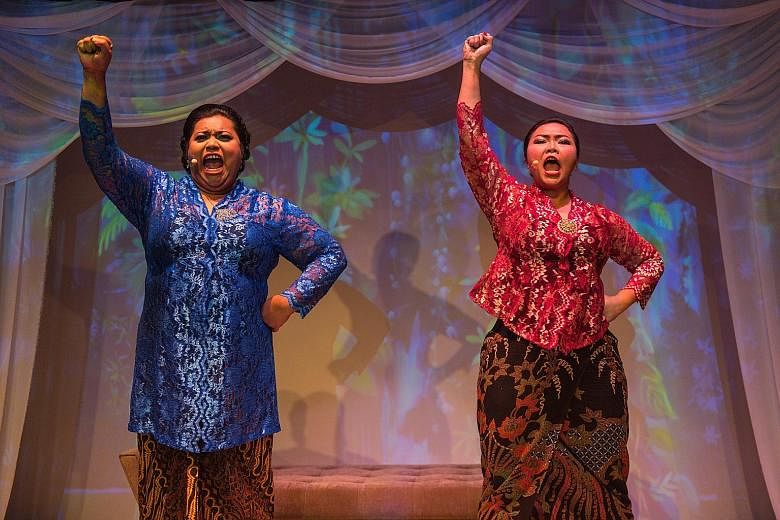 Aidli Mosbit (far left) and Siti Khalijah Zainal (left) play multiple roles with ease and charm in Kebaya Homies.