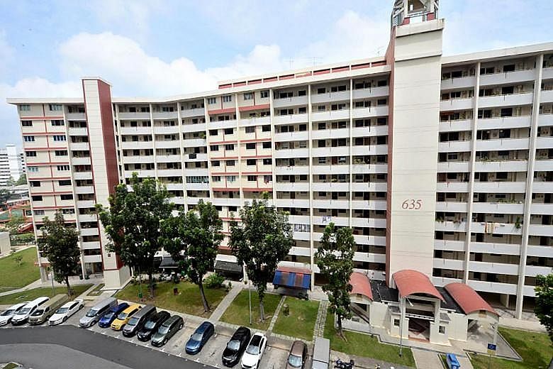 The PUB confirmed that water quality at tap points in Block 635 Ang Mo Kio Avenue 6 returned to normal after the water tanks were washed and chlorinated last Wednesday to remove traces of hydrocarbons - compounds that can be found in anti-mosquito oi