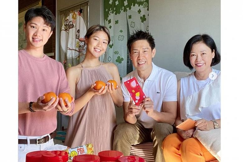 Xiang Yun (with husband, actor Edmund Chen, and their son and daughter) gives between $5 and $10 in each red packet as hongbao is supposed to be "a blessing to the recipient" and "to wish him or her good luck".