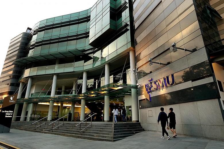 The Singapore Management University will be live-streaming most of its lessons for first-year students from next week.