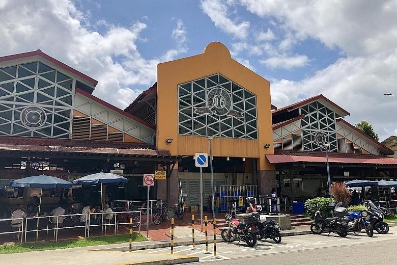 You can find yummy food at Chong Pang Market & Food Centre that is popular with residents there.