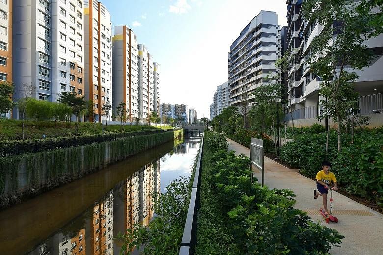 Rain gardens, new footpaths and a wide variety of flowers and plants now line the Sungei Simpang Kanan canal in Canberra, Sembawang, following a facelift. The improvement works by national water agency PUB was completed recently and unveiled yesterda