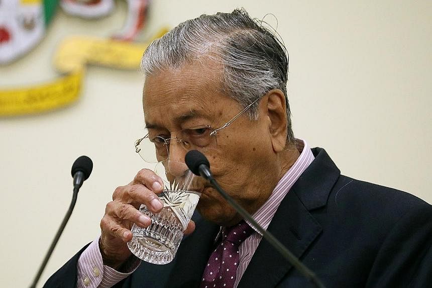 Datuk Seri Anwar Ibrahim failed to win the support of parties including Parti Pribumi Bersatu Malaysia and Parti Warisan Sabah. PHOTO: REUTERS Tun Dr Mahathir Mohamad will insist he had repeatedly warned that his successor must command the confidence