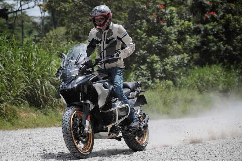 The BMW R 1250 GS is equipped with disarmable cornering and anti-lock brakes, including customisable traction intervention. 