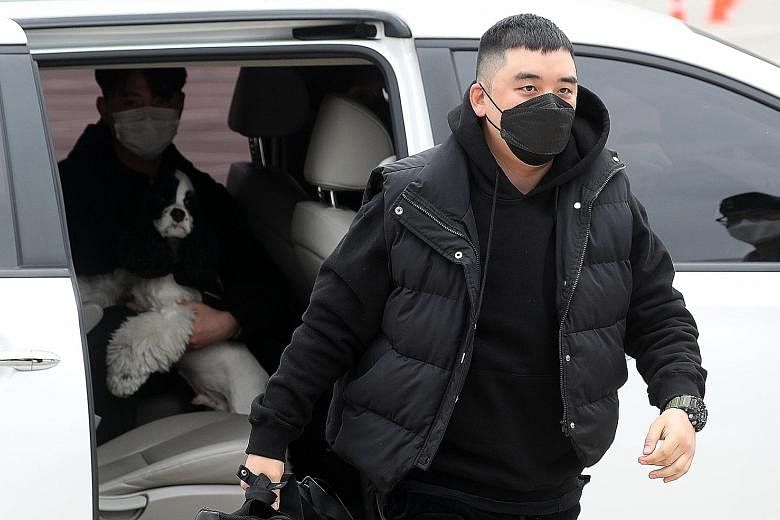 Former BigBang member Seungri arriving at a military boot camp in the border town of Cheorwon, 100km north of Seoul, on Monday.