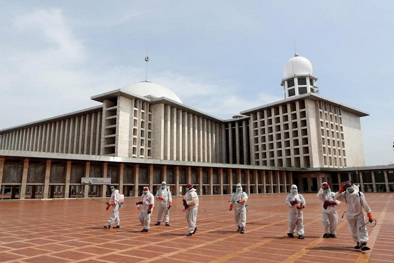 Largest Mosque In S-E Asia To Hold Friday Prayers In Jakarta Despite ...