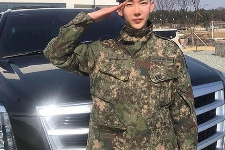 Jo Kwon, a former member of South Korean boy band 2AM, announced his return as an entertainer, but did not specify if he would be returning to the group.