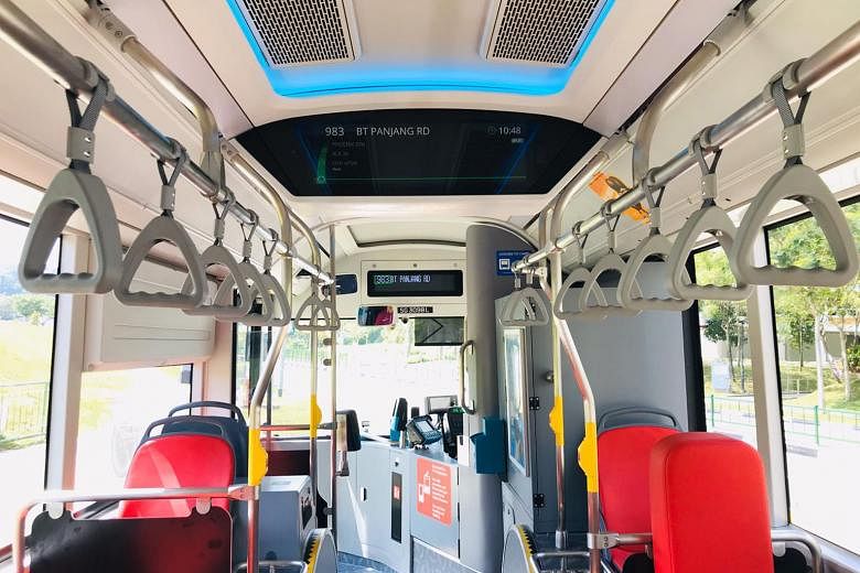 The 10 electric buses operate on services 15, 66, 944, 983 and 990. Passengers can enjoy commuter-friendly features on these buses, for example, route information will be displayed digitally on the Passenger Information Display systems (above, centre