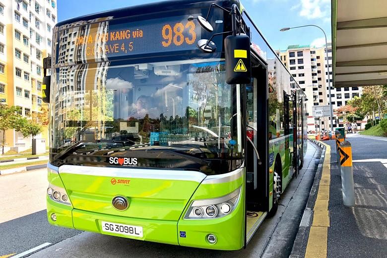The 10 electric buses operate on services 15, 66, 944, 983 and 990. Passengers can enjoy commuter-friendly features on these buses, for example, route information will be displayed digitally on the Passenger Information Display systems (above, centre