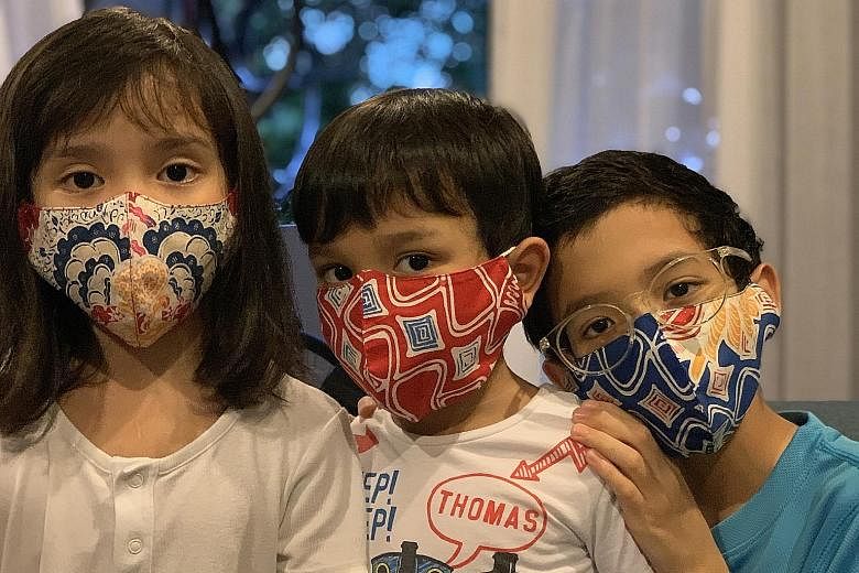 The medical coveralls produced by Ans.Ein are distributed to healthcare workers in Indonesia. Fashion entrepreneur Oniatta Effendi makes adults' and children's masks out of fabrics left over from her clothing collection.