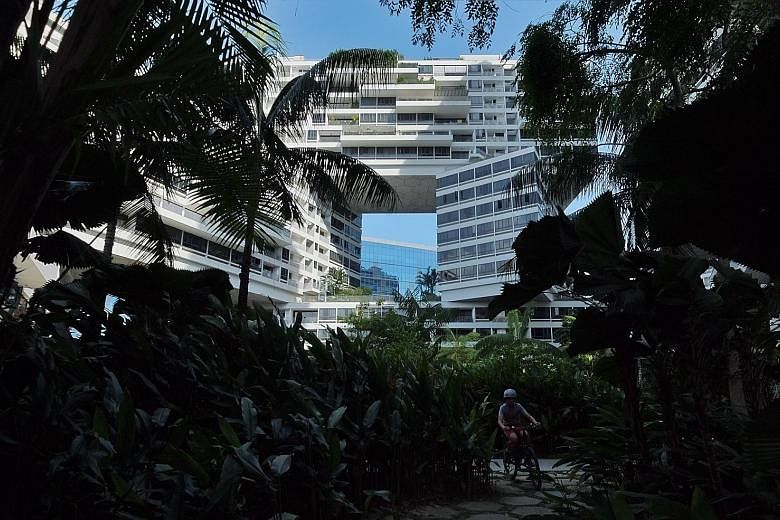 The Interlace, a 99-year leasehold residential development in Depot Road, is fairly close to Orchard Road and Raffles Place. Its lush landscaping and the nearby HortPark and Telok Blangah Hill serve as a green respite for Ms Tan’s family.