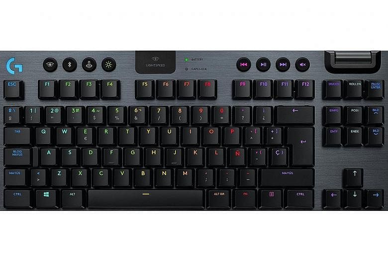 The switches of the Logitech G915 TKL come in three versions - clicky, tactile and linear.