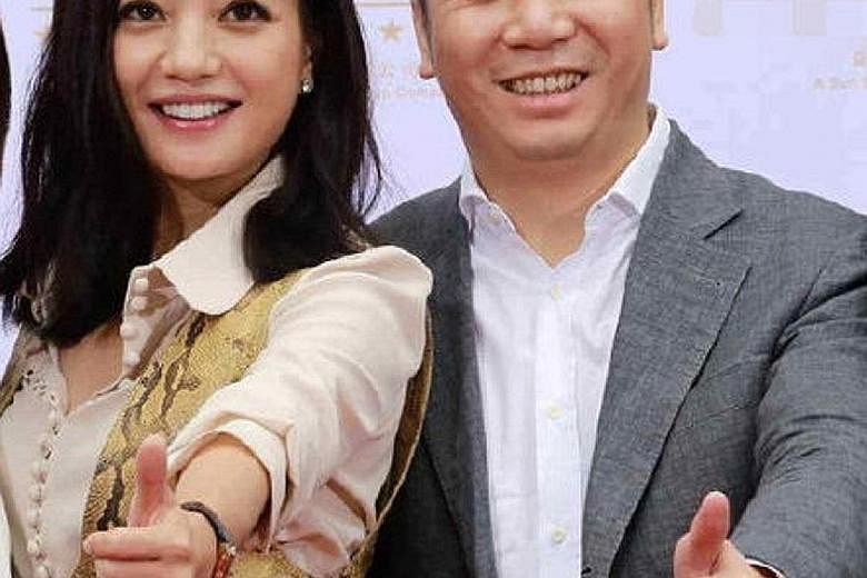 Netizens found that Chinese actress Vicki Zhao recently deleted posts on Instagram related to her husband Huang Youlong (above).