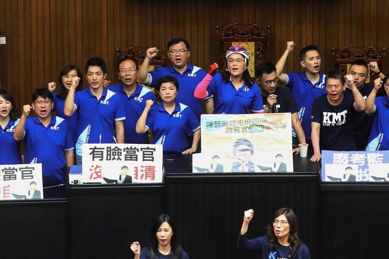 Fighting Erupts Again In Taiwan Parliament Over Disputed Nomination ...