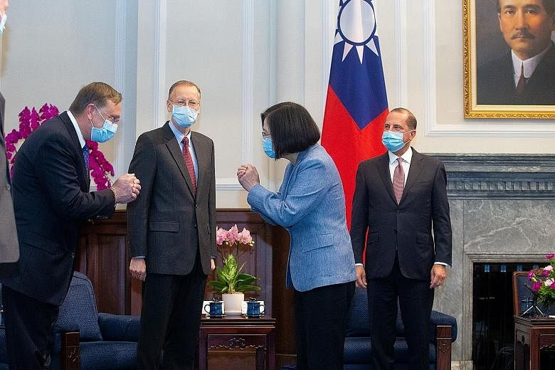 Taiwanese President Tsai Ing-wen meeting the US delegation led by Secretary of Health and Human Services Alex Azar (right) at the Presidential Office in Taipei yesterday.