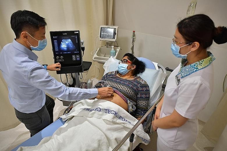 The Urgent Care Centre @ Admiralty provides services such as ultrasound scans, treatment for fractures and more. The centre has three consultation rooms, and an observation area with two beds and two recliners, among other facilities, to treat reside