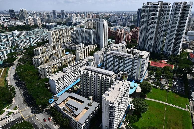 An estimated 1,052 resale condos and apartments changed hands last month - up 7 per cent from July and 36.3 per cent from August last year, a sign the property market may be recovering from Covid-19's effects. ST PHOTO: LIM YAOHUI