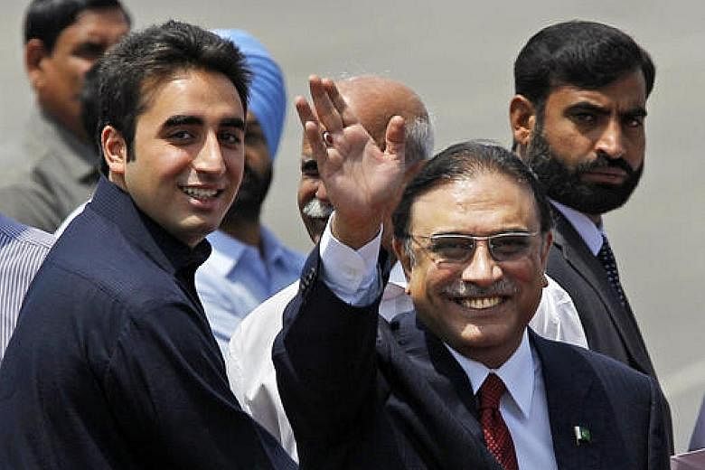 Pakistan's former president Asif Ali Zardari (left) and former prime minister Nawaz Sharif are on bail in corruption cases.