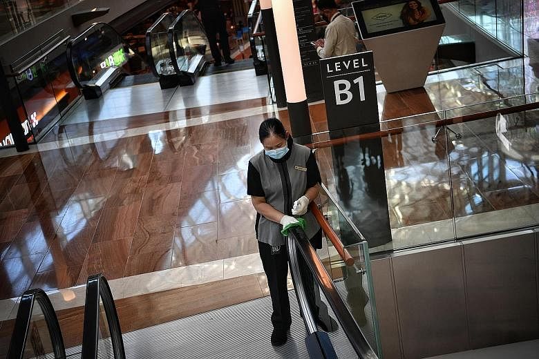 In the third edition of the Public Cleanliness Satisfaction Survey, based on responses collected from last December to April, 87 per cent of respondents said Singapore is clean only because of the efficiency of its cleaning services. ST PHOTO: ARIFFI