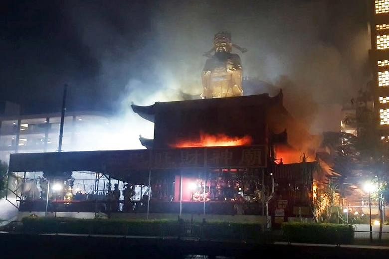 Plumes of smoke could be seen billowing from the temple as flames raged in the compound behind the main temple sign in a Facebook live stream posted by Chinese daily Lianhe Zaobao last night.