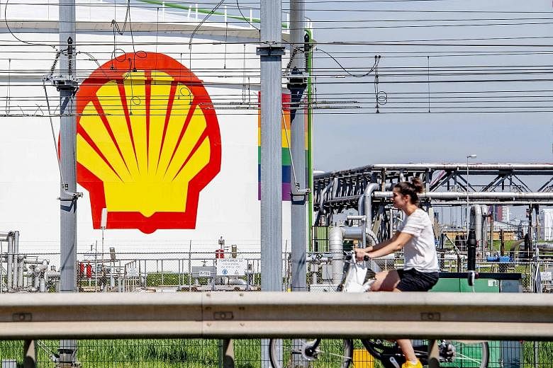 The Shell Pernis oil refinery in the Dutch city of Rotterdam. Shell is exploring ways to reduce spending on oil and gas production by 30 per cent to 40 per cent through cuts in operating costs and capital spending on new projects, according to source