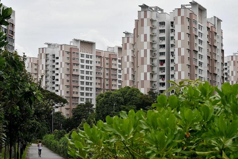 Some property investment educators and real estate agents say HDB flats will become worthless after 99 years, so that worried owners will pay to sign up for their investment courses or sell their flats to invest in private or commercial properties. T