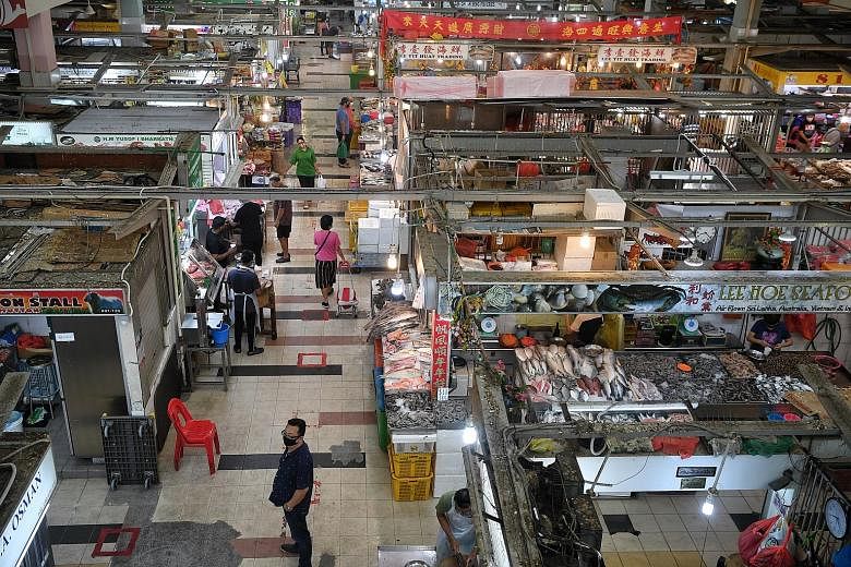 The Ministry of Health yesterday announced one locally transmitted case - a 60-year-old woman who works at Tekka Market. ST PHOTO: KUA CHEE SIONG