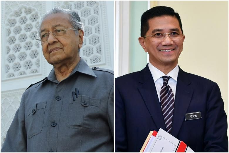 Malaysias Mahathir Offers To Testify Against Azmin In Lawsuit Filed By Voters Signalling 