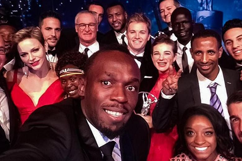 Usain Bolt leading a wefie of some of the best sportsmen during the Laureus award ceremony in 2017.