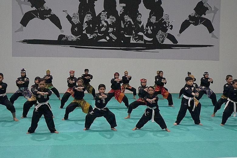 A 24-hour silat marathon held by the Singapore Silat Federation (SSF) last Friday has made the Singapore Book of Records for the "Longest Pencak Silat Display Relay". About 200 participants from the national team and clubs participated in the event h