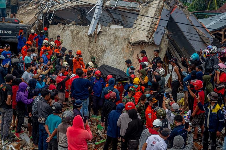 Quake Death Toll Rises To 73 As Indonesia Struggles With String Of ...