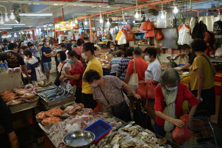 Shoppers throng Chinatown Complex wet market ahead of Chinese New Year The Straits Times