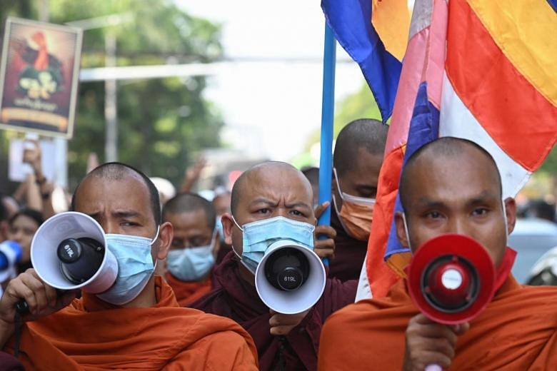 Brawling Myanmar Monks Show Buddhist Nationalists Backing Coup | The ...