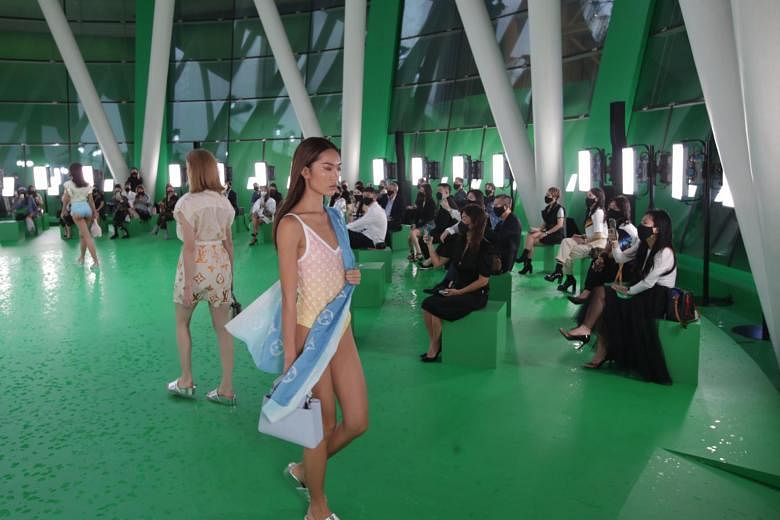 Louis Vuitton Reprised Its Spring 2021 Show in Singapore—See the Best  Street Style Looks Here