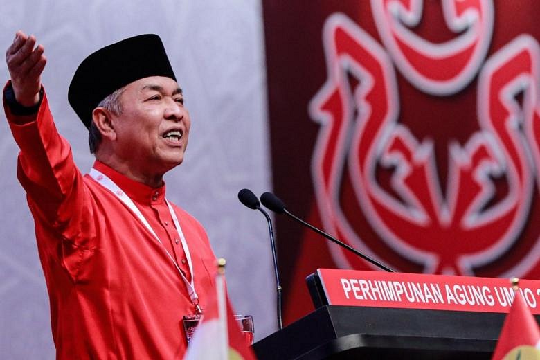 Umno chief Zahid's troubles pave way for 'clean' deputy Mohamad's ...