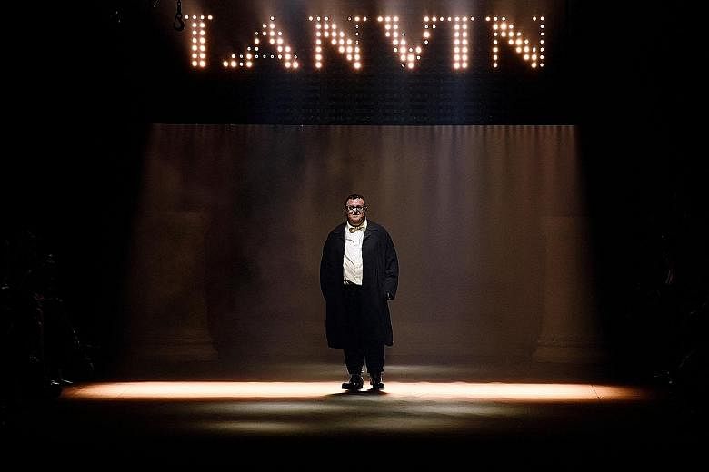 Morocco-born Israeli designer Alber Elbaz (above), in a photo taken in October 2015 at the end of Lanvin's 2016 Spring/Summer ready-to-wear collection fashion show in Paris, died last Saturday from Covid-19.