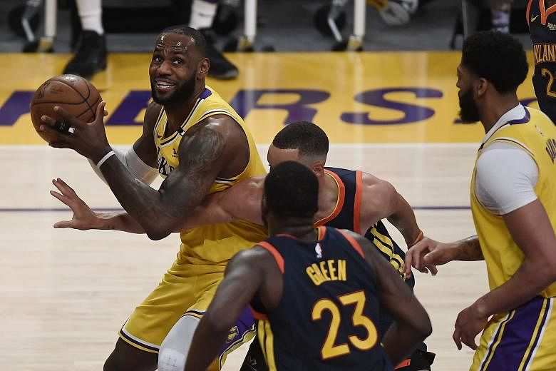 Lakers' LeBron James cleared after 2 negative COVID-19 tests