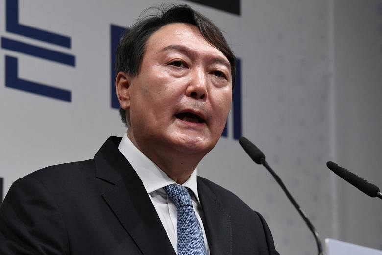 South Korean ex-chief prosecutor to challenge Moon's party for ...