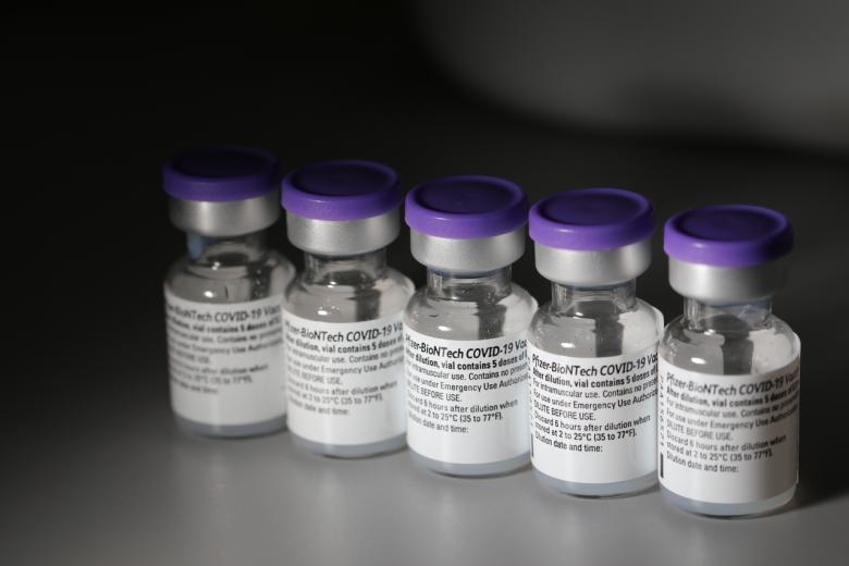 <p>ctnvax21 pixgeneric pixcovid ST20210318_202184514143 Ong Wee Jin / Charlotte Chan / Pfizer-BioNTech vaccine at the vaccination centre at Senja-Cashew Community Club, Mar 18, 2021.</p>