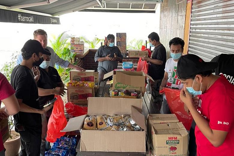 food-banks-appear-in-the-most-unlikely-of-places-in-kuala-lumpur-the