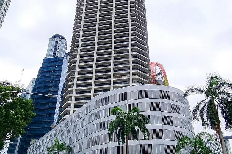 International Plaza, a 50-storey leasehold commercial-cum-residential building, is one of Singapore's biggest integrated developments. Its strongest selling points include its proximity to Tanjong Pagar MRT and the Tanjong Pagar Centre integrated dev