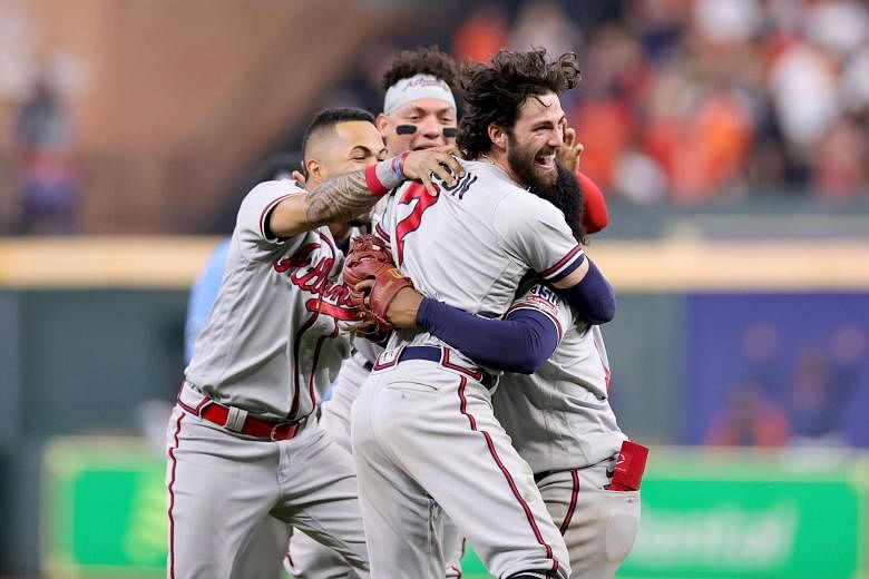 Braves beat Astros, capture 1st World Series title since 1995