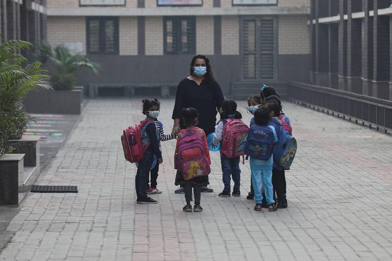 Delhi Shuts Schools As Government Considers ‘pollution Lockdown’ | The ...