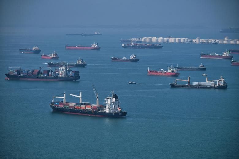 Pemilik kapal membayar untuk kapal gratis yang dipelihara oleh Angkatan Laut Indonesia di dekat Singapura: Sumber