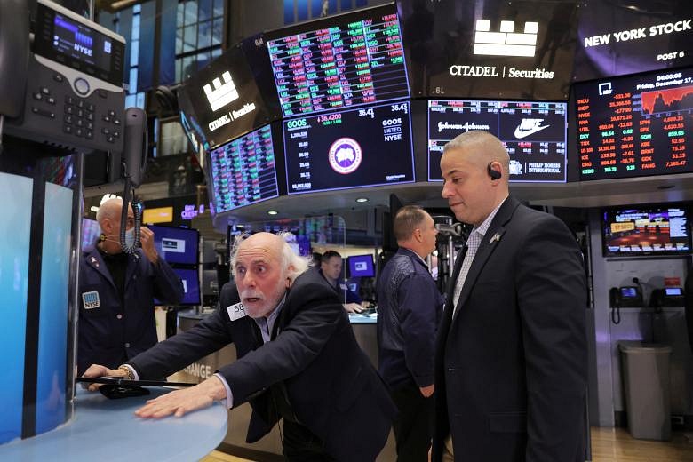 Dow Drops As Wall Street Ends Tumultuous Week On Sour Note | The ...