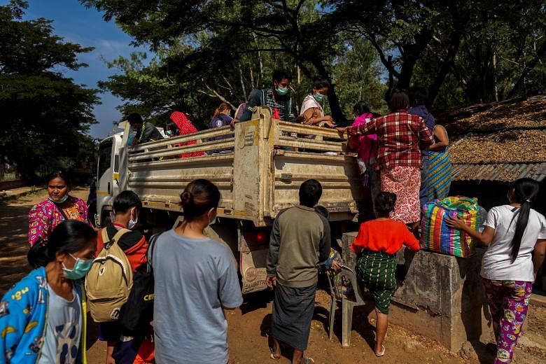 Thailand mengirim pengungsi kembali ke Myanmar bahkan ketika bentrokan berlanjut