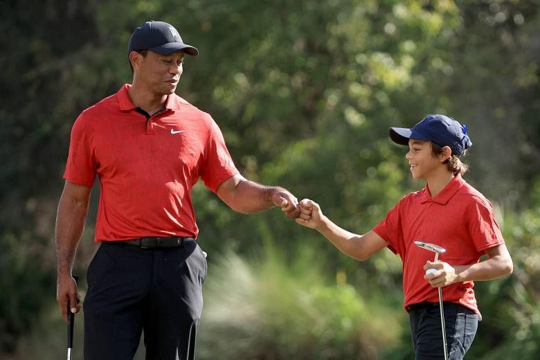 Golf: le blitz de birdie du duo Woods échoue au championnat PNC