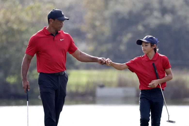 Golf: Pukulan birdie duo Woods gagal di PNC Championship